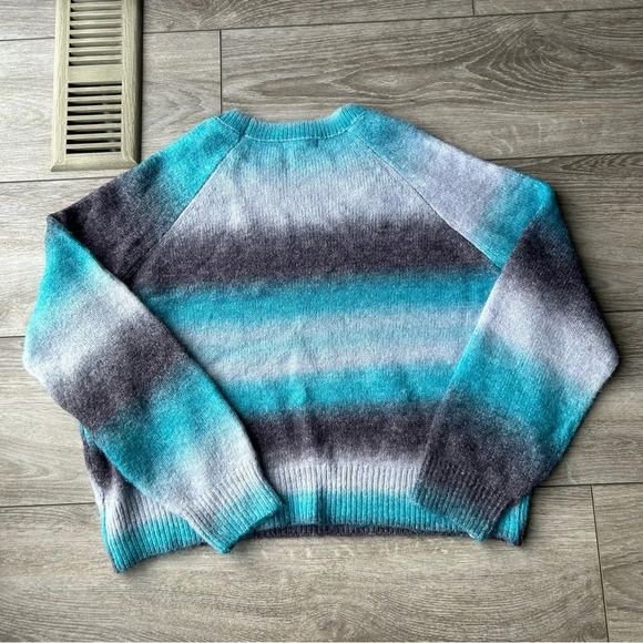 BB DAKOTA by Steve Madden  Ladies Ombre Wool Sweater - Picture 15 of 16